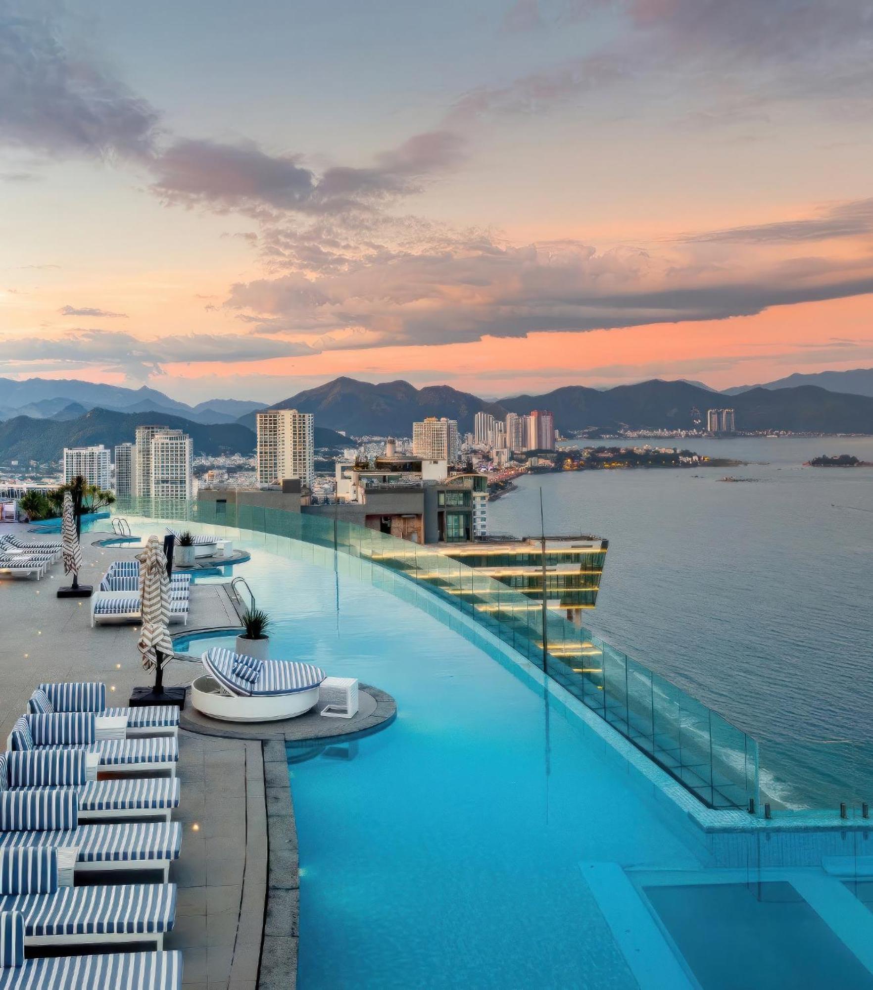 Jk.Boutique Oceanfront Panorama Residence Нячанг Екстер'єр фото
